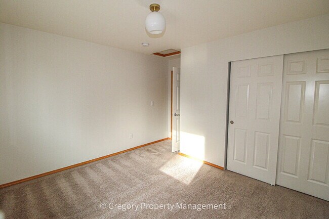 Building Photo - 12920 NE 203rd Ct