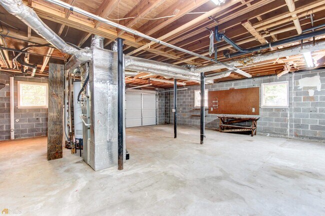 Building Photo - 130 Aspen Way