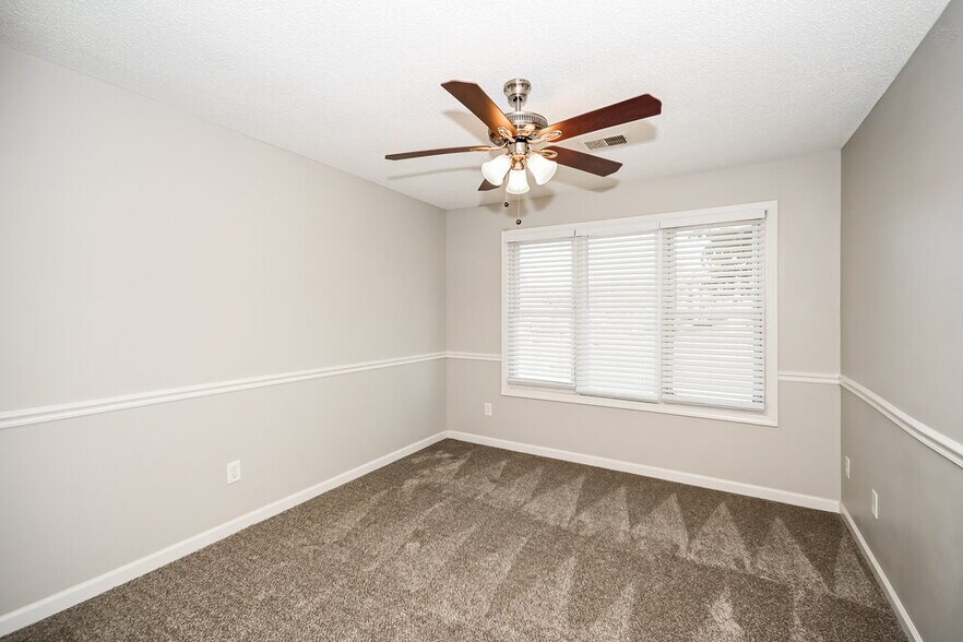 Building Photo - 4847 Wilkie Way NW