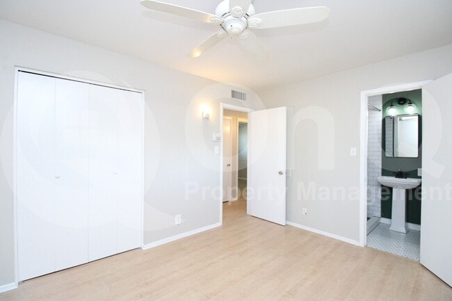 Building Photo - 925 W Parkway Blvd