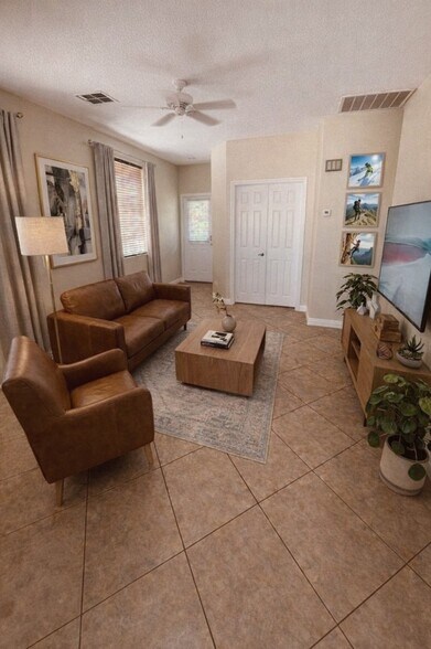 Building Photo - 10940 Calistoga Springs Ct