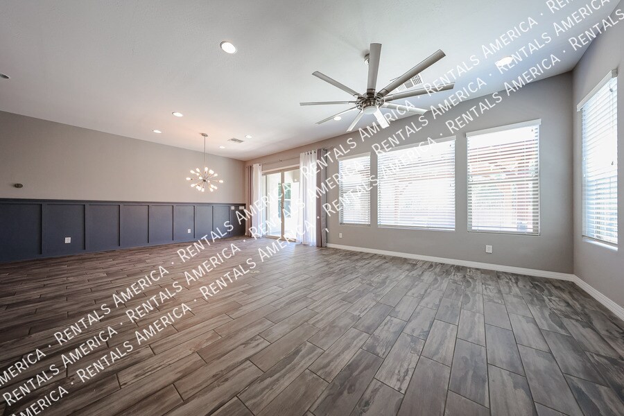 Building Photo - 5833 S Wilson Way