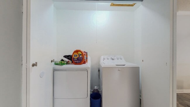 Building Photo - Charming Updated Home in Bluewater Bay – N...