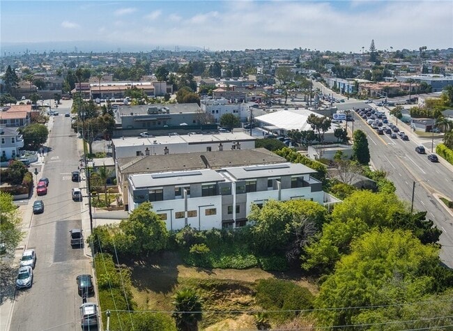 Building Photo - 617 Aviation Way