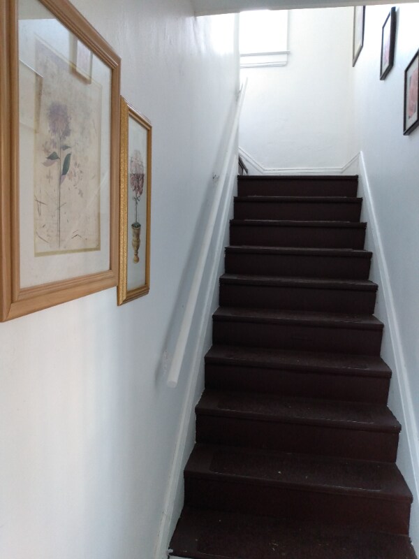 Building Photo - 1632 Virginia St E