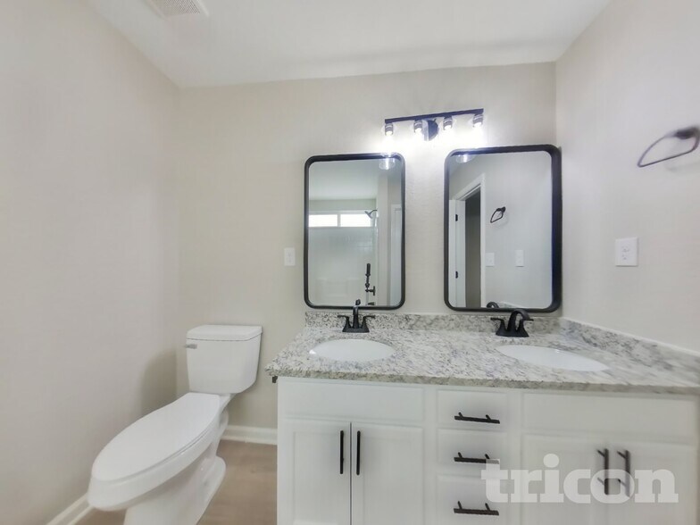 Building Photo - 4635 Christenbury Hills Ln