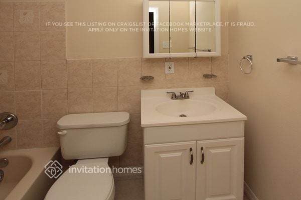 Building Photo - 8606 Chinaberry Dr
