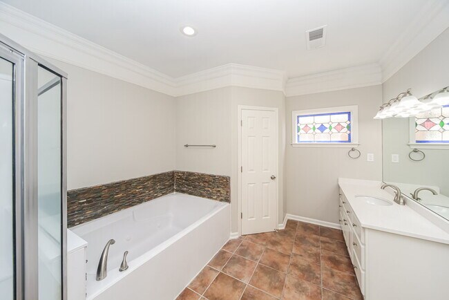 Building Photo - 6423 Cheyenne Dr