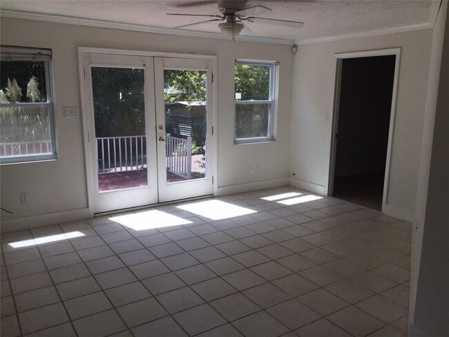 Building Photo - 316 4th St