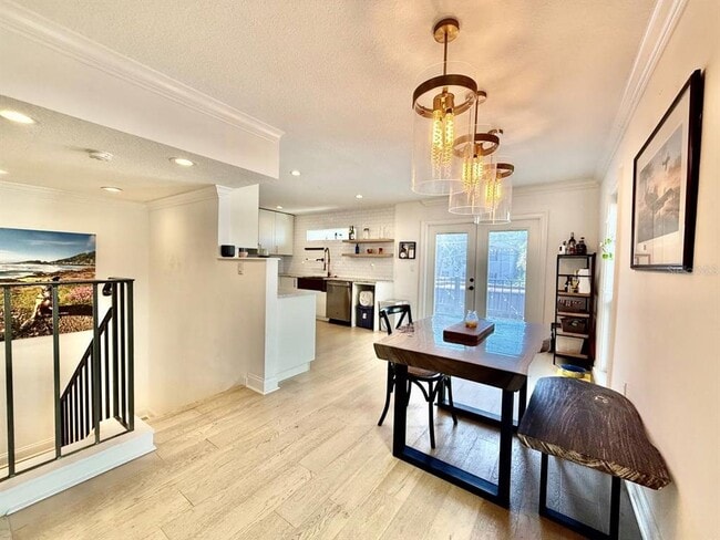 Building Photo - 162 E Davis Blvd