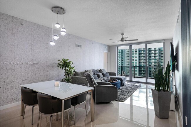 Building Photo - 488 NE 18th St