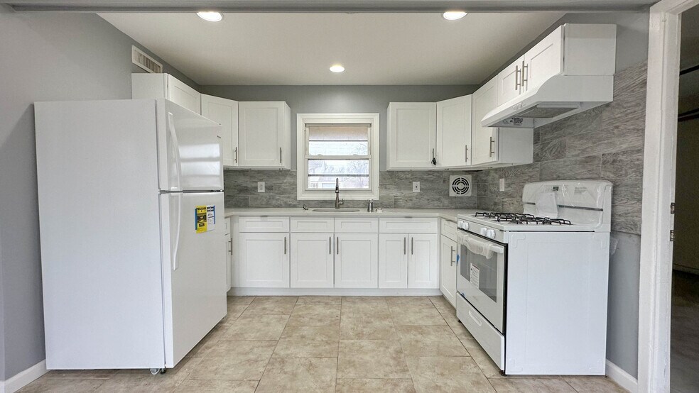 Building Photo - 32 Mullshire Ln