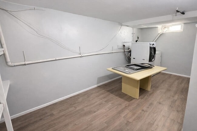 Building Photo - 39 Bishop Dr