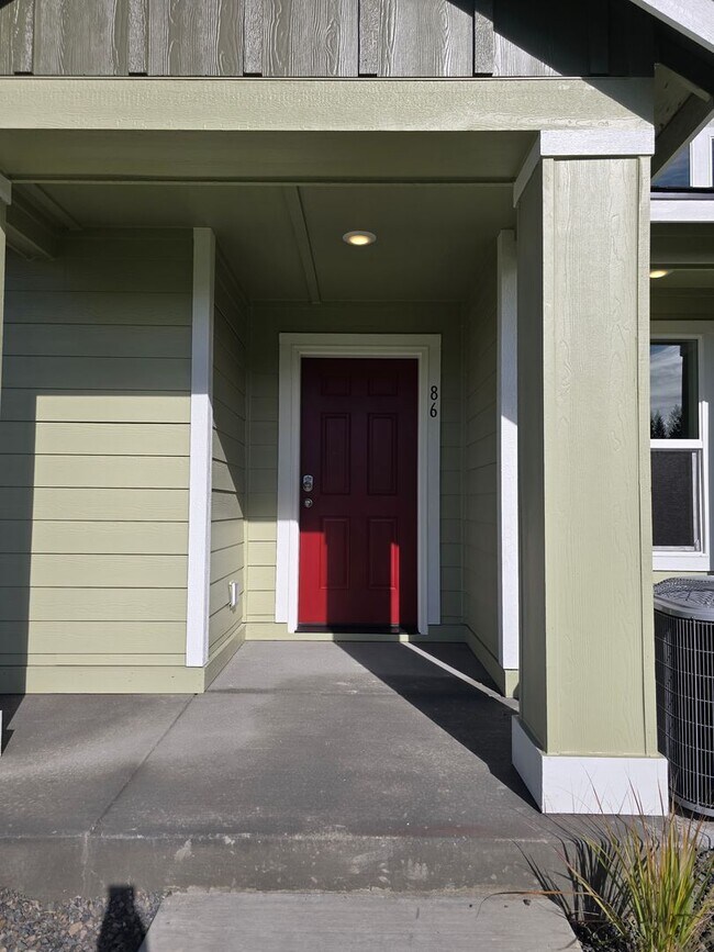 Building Photo - New 3 Bedroom, 2.5 Bath Townhome for Rent ...