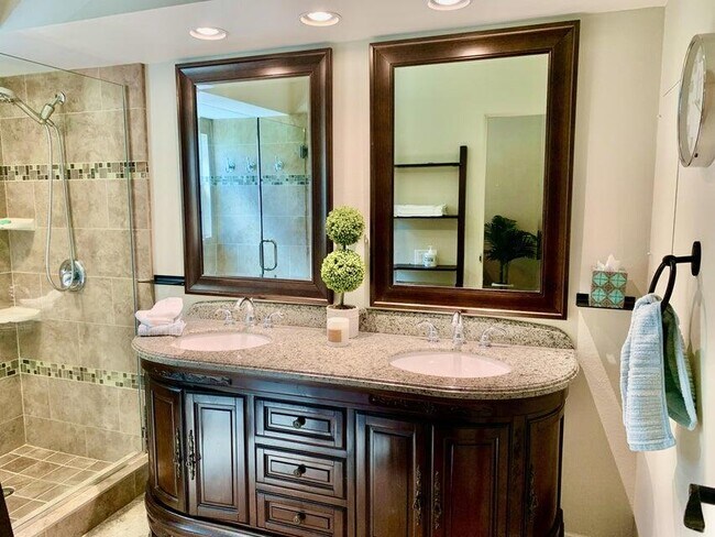 Building Photo - 46552 Arapahoe Cir