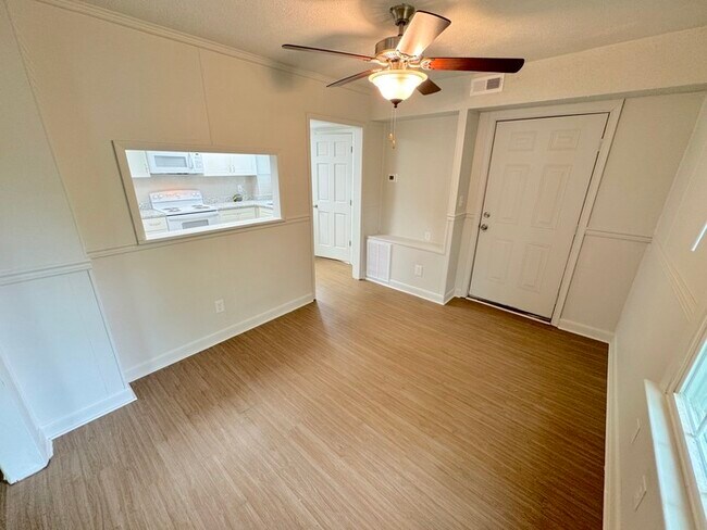 Building Photo - COME MEET YOUR NEW HOME! 2 BEDROOM APARTMENT IN PORTSMOUTH FOR RENT