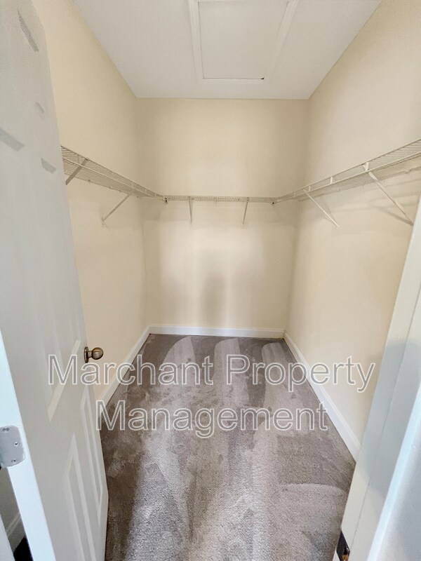 Building Photo - 104 Coxton Mill Ct
