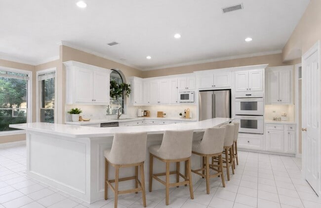 Building Photo - 94 E Fairbranch Cir