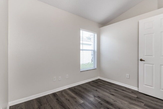 Building Photo - 2504 River Ridge Dr