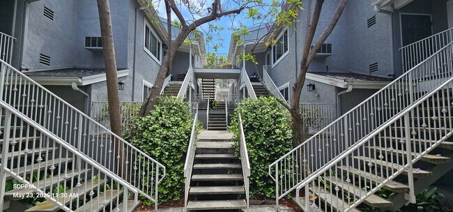 Building Photo - NORTH PARK - SAN DIEGO.  Nice 2 Bedroom / ...