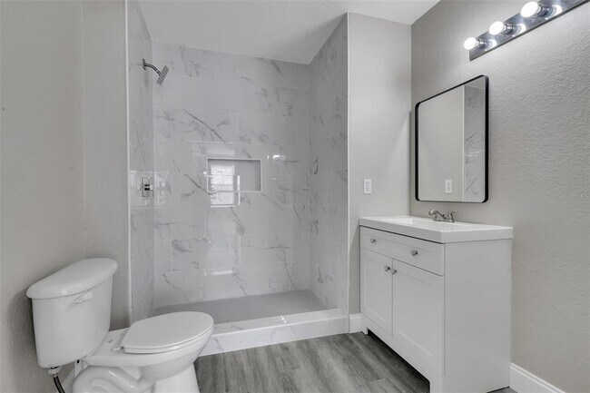 Building Photo - 4002 Venetian Bay Dr