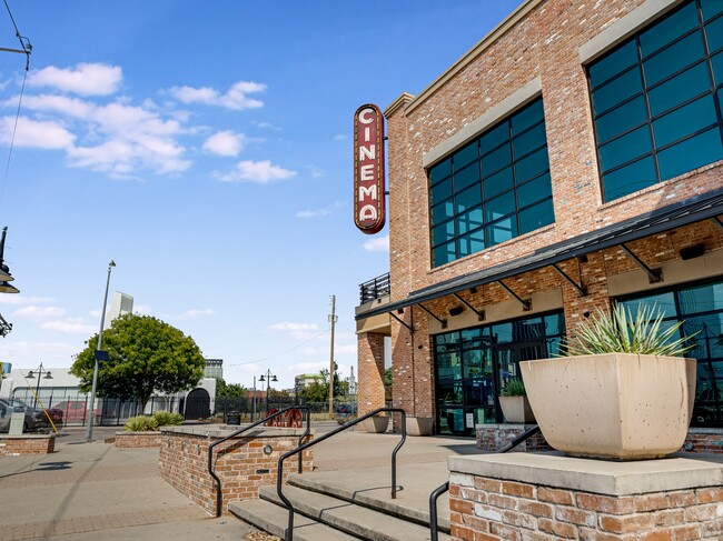 Building Photo - 2080 Kelly Ave