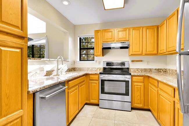 Building Photo - 31719 Rocky Village Dr