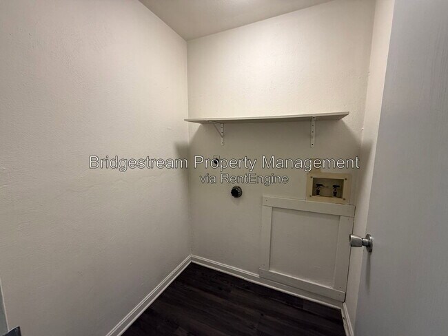 Building Photo - 1299 Sanlor Ave