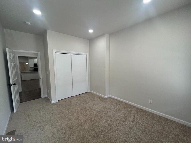 Building Photo - 127 Haws Ave