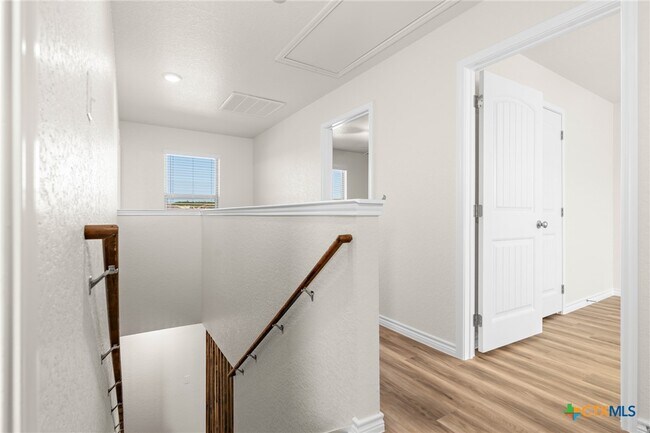 Building Photo - 106 Levi Court