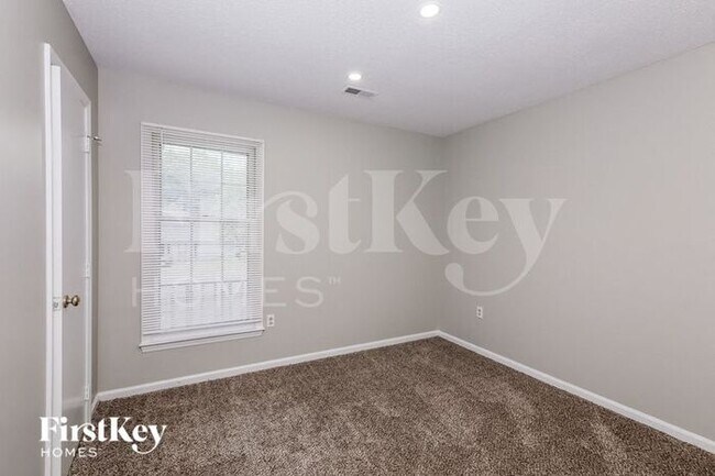 Building Photo - 6806 San Luis Ln