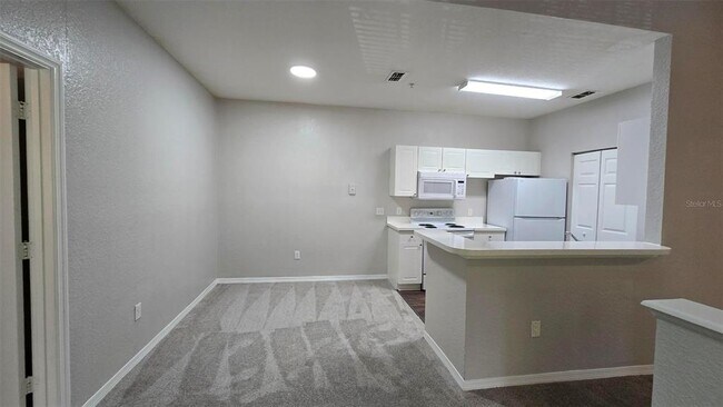 Building Photo - 845 Grand Regency Pointe