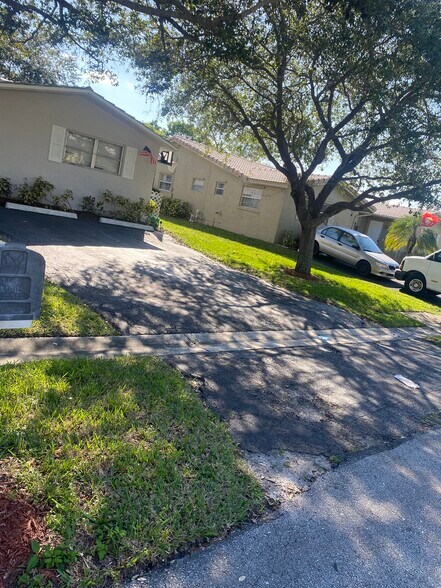 Building Photo - 11200 NW 35th St