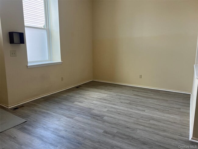 Building Photo - 21 Village Ml