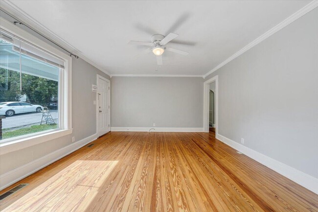 Building Photo - 812 Mississippi Ave NE