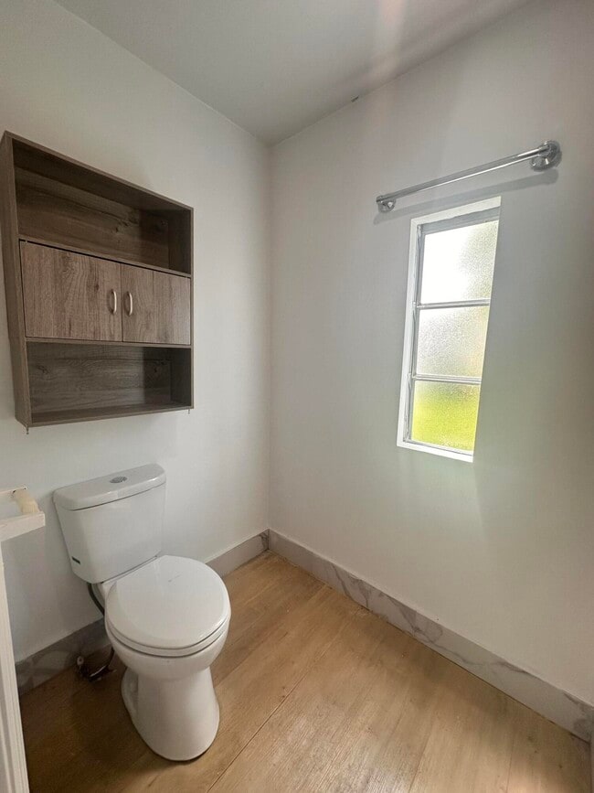 Building Photo - 11898 Cove Pl