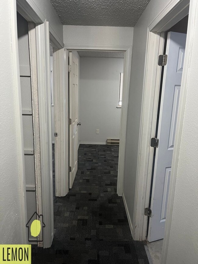 Building Photo - 3 bedroom house in Oroville $1,200/month