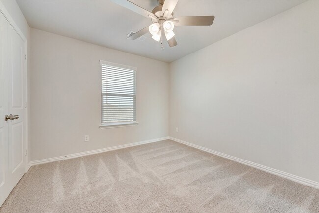 Building Photo - 225 Cranz Farm Dr