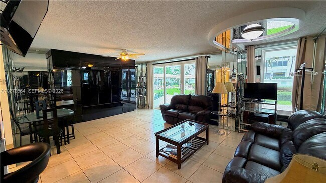 Building Photo - 3505 S Ocean Dr