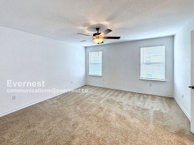 Building Photo - 2907 Bronx Dr