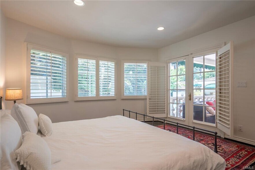 Building Photo - 4063 Benedict Canyon Dr