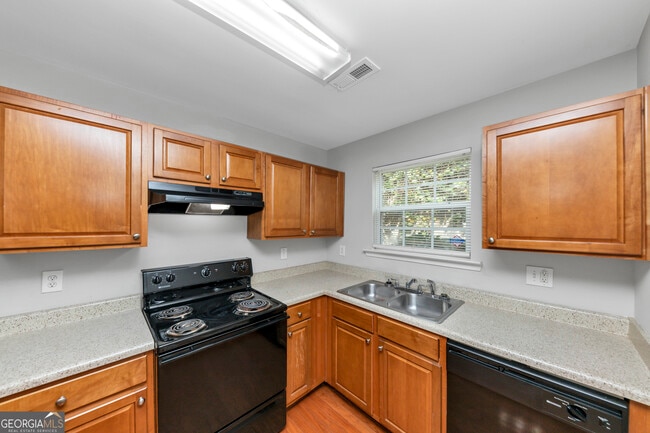 Building Photo - 735 Crestwell Cir