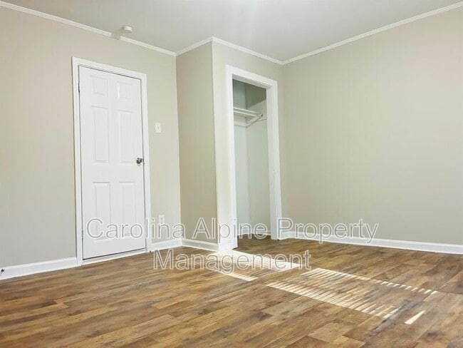 Building Photo - 905 Wilmouth St