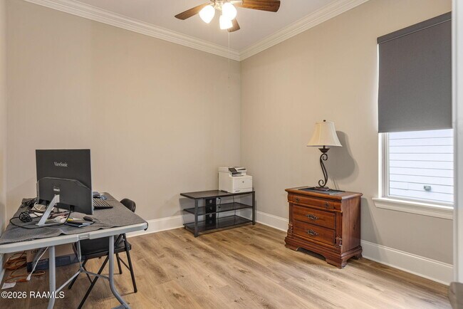 Building Photo - 204 Redfern St