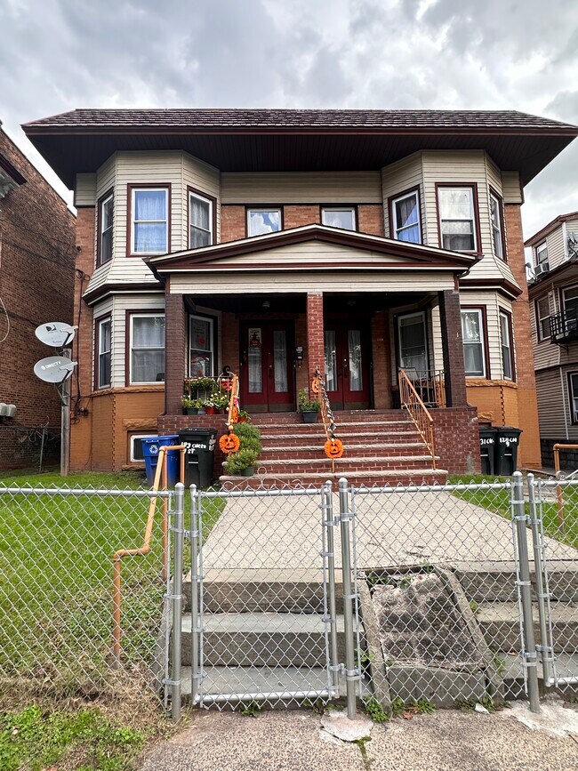 Building Photo - 129-131-131 Cherry St