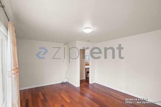 Building Photo - 2023 Orchard Ave