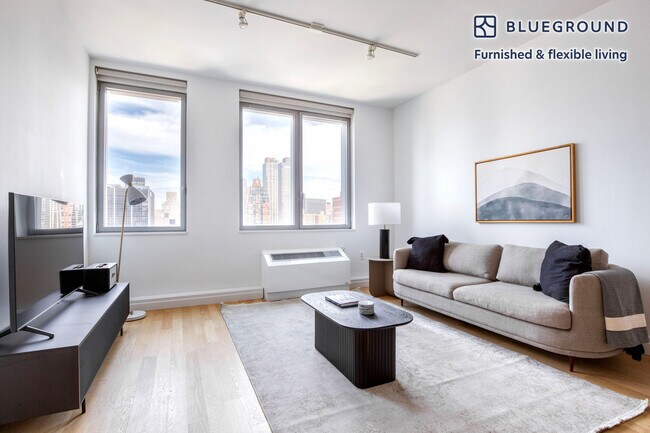 Primary Photo - 550 W 54th St