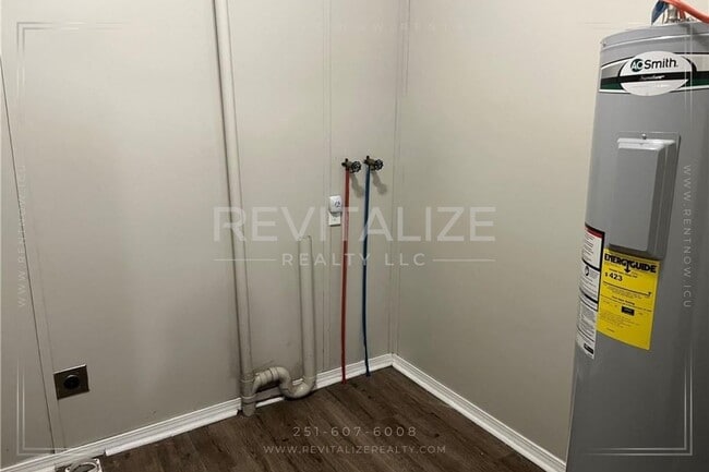 Building Photo - 4 Bed/3 Bath Home in Chickasaw East Village