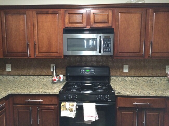 Building Photo - 908 Wendlebury Ct