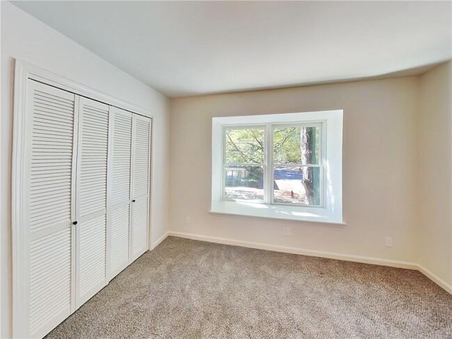 Building Photo - 115 Woodmere Square NW